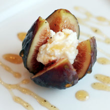 recipe-fresh-figs-goat-cheese-peppered-honey-220x220.jpg